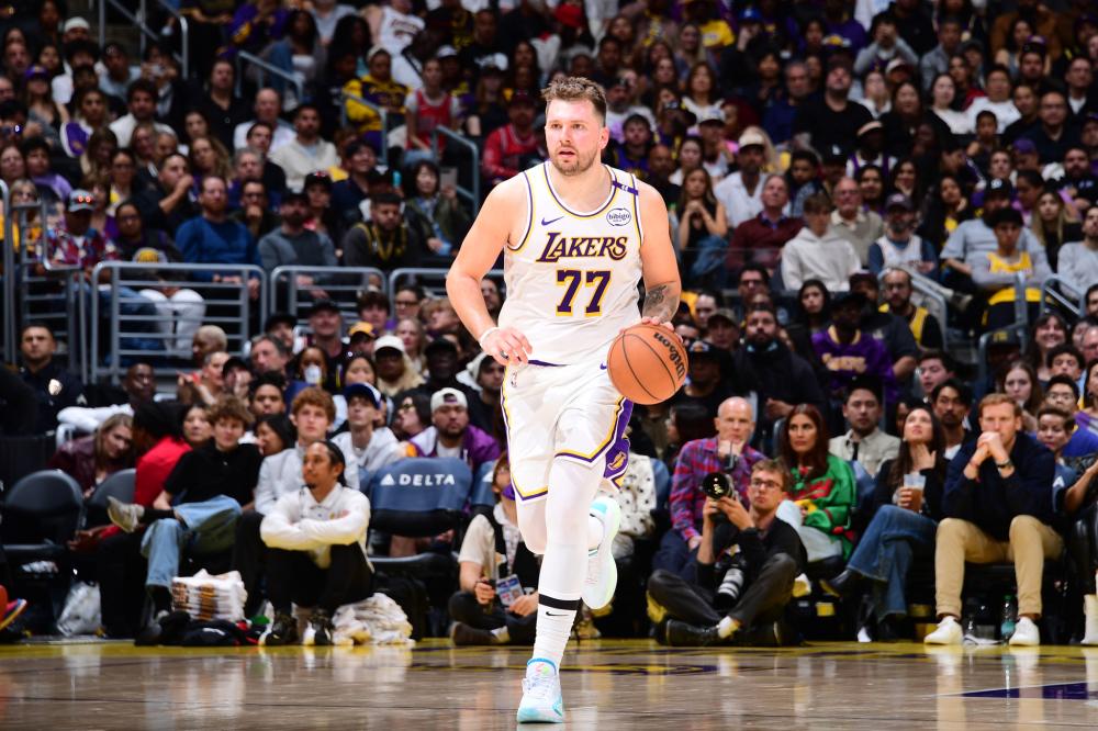 哈登：保罗被裁我也很困惑和震惊，但这不是我能控制的